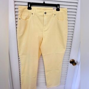 Chicos Girlfriend Crop NWT